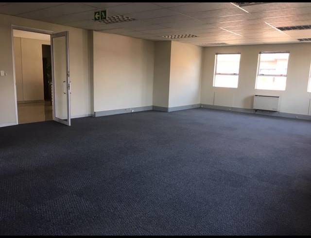 116M² OFFICE TO LET IN FOURWAYS